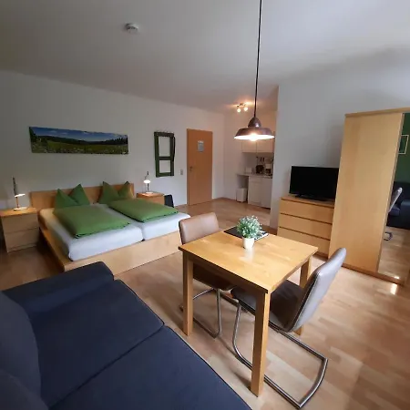 Apartment Und Bistro Zum Glasmacher Gehlberg