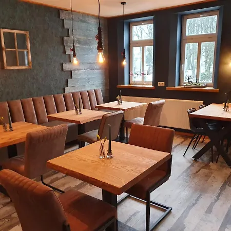 Und Bistro Zum Glasmacher 公寓 Gehlberg
