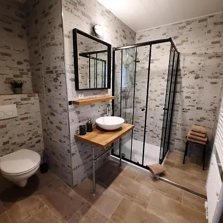 Apartment Und Bistro Zum Glasmacher *
